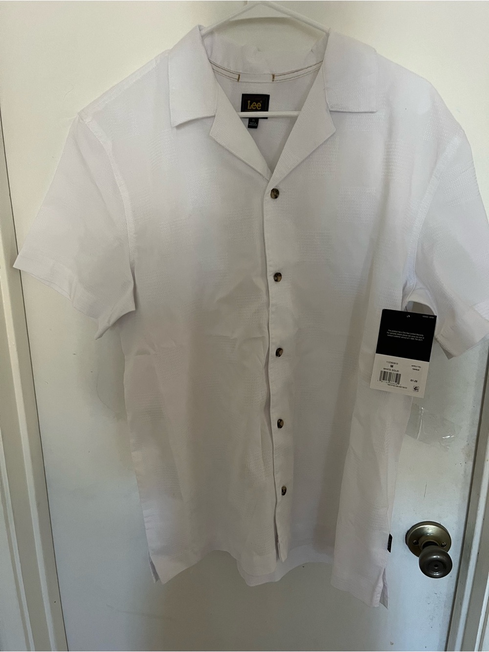 Lee Men's White Short Sleeve Camp Collar Button-Down Shirt